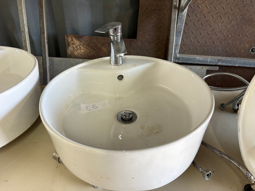 Round Countertop Basin with Mixer Tap