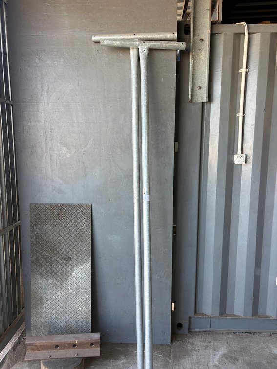 Pair of 2.4 m Galvanised Washing-Line Poles