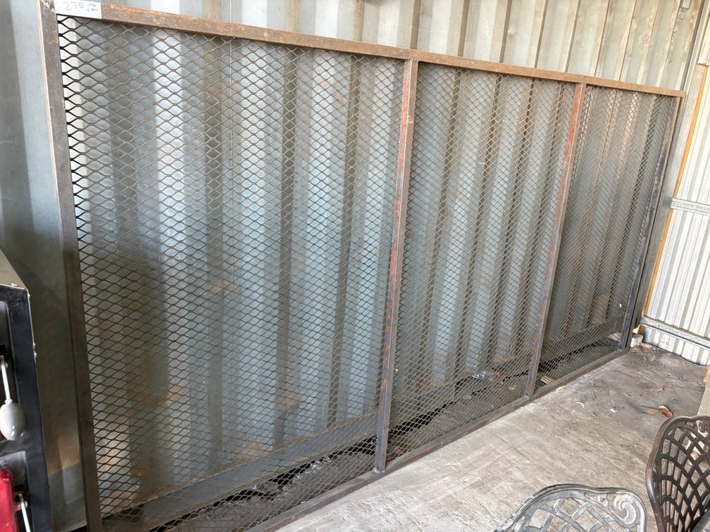 Large Expanded-Metal Security Panel – Approx. 190 x 380 cm