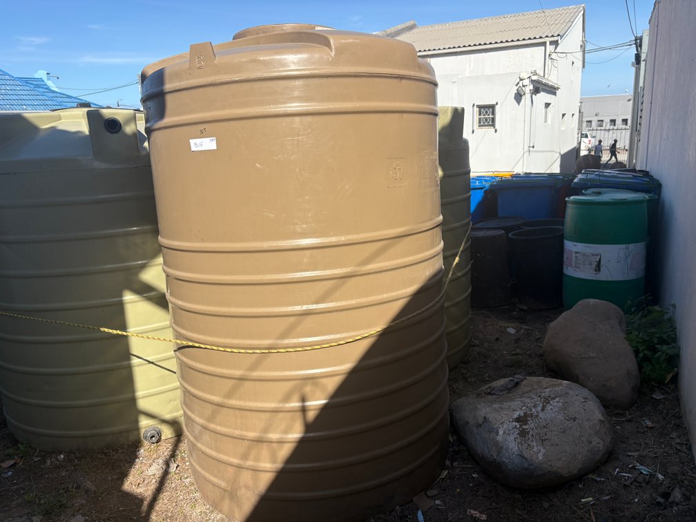 Eco Tanks 1,890 L Vertical Water Tank