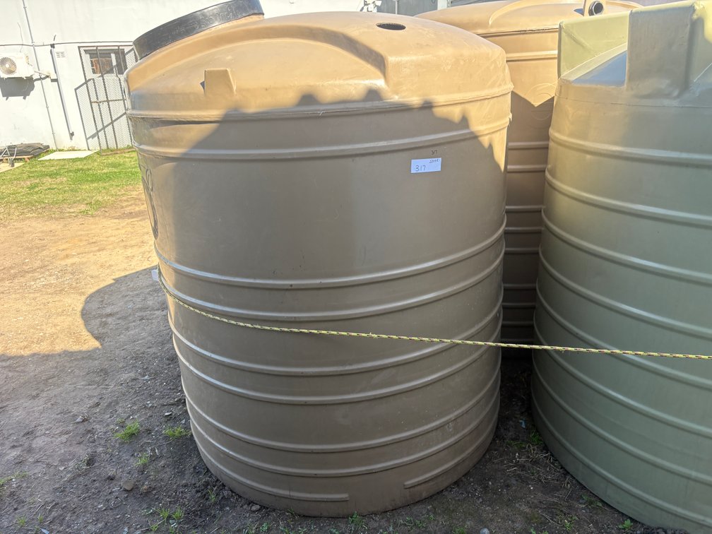 Eco Tanks 2,200 L Vertical Water Tank