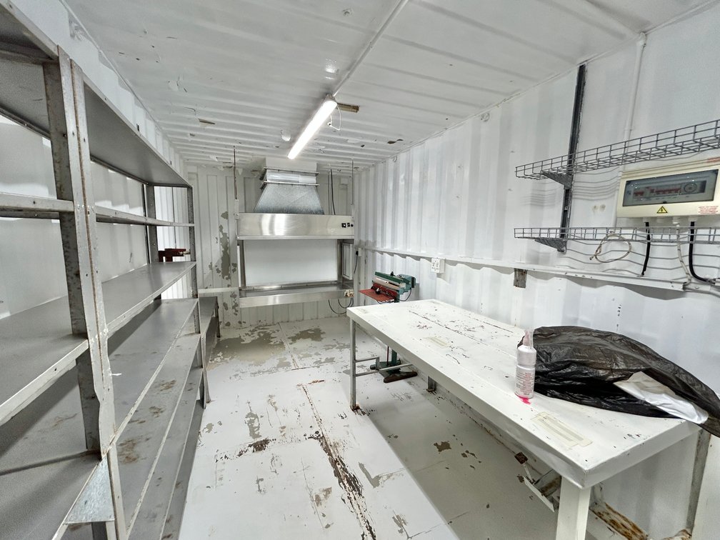 Laboratory - 6m Container and contents