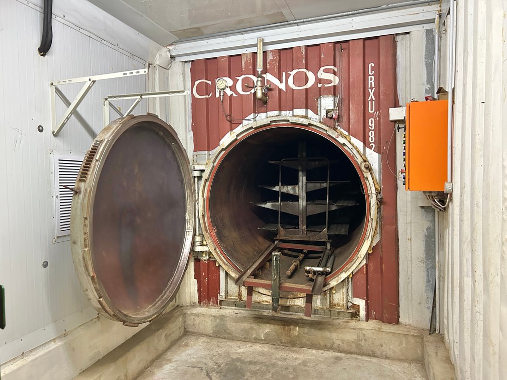 Autoclave 8000l in Container