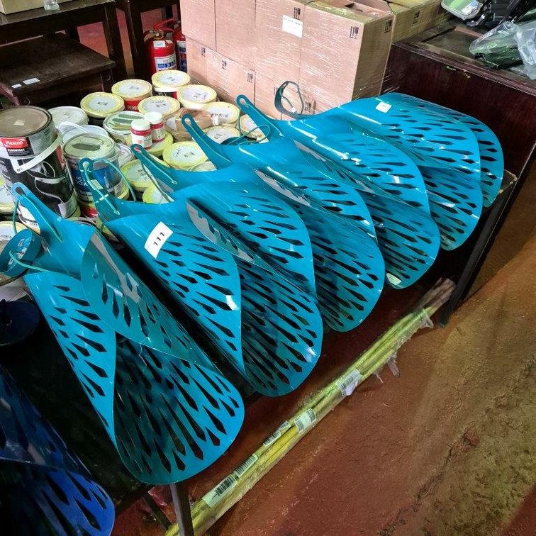 6 x Metal Pendant Lights
