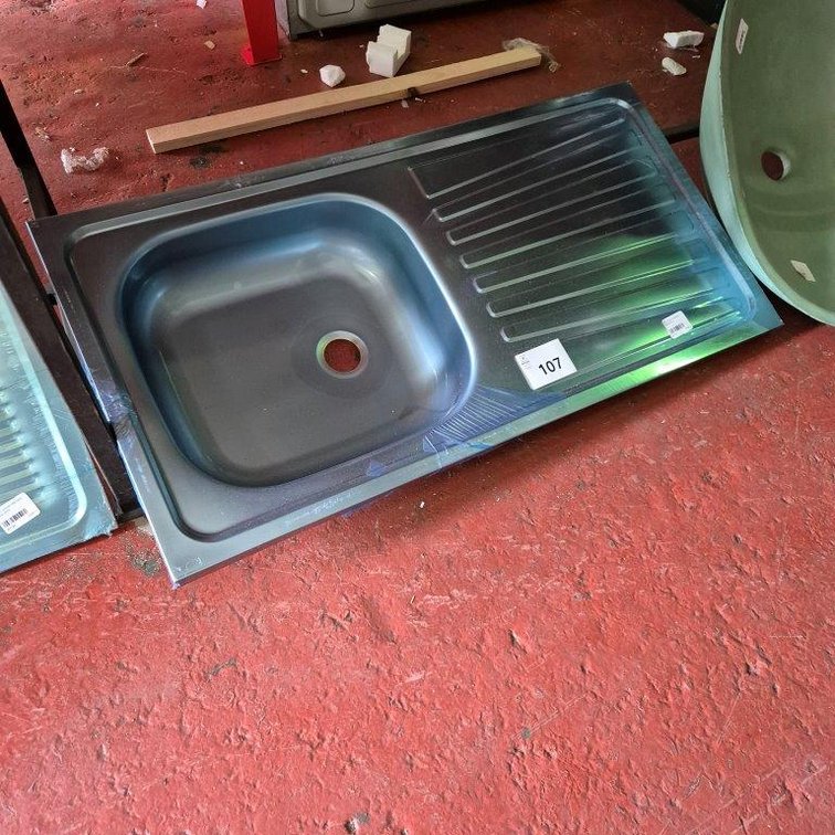 900 Single Stainless Steel Sink
