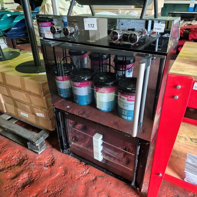 Defy Double Built In Oven - 1 x Glass Broken