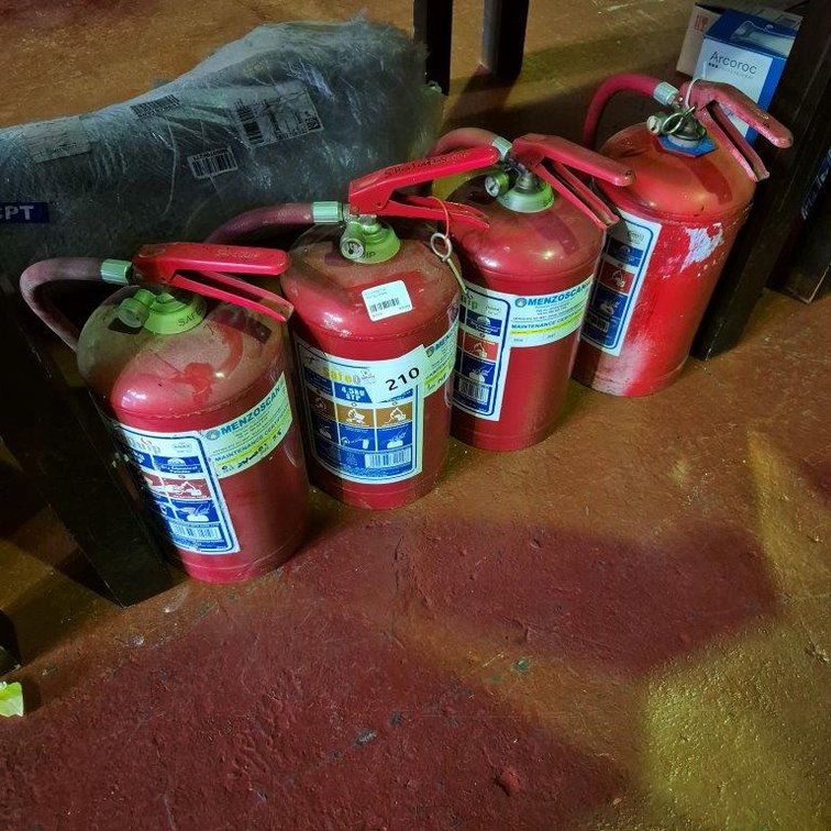 8 x 4.5Kg Fire Extinguishers