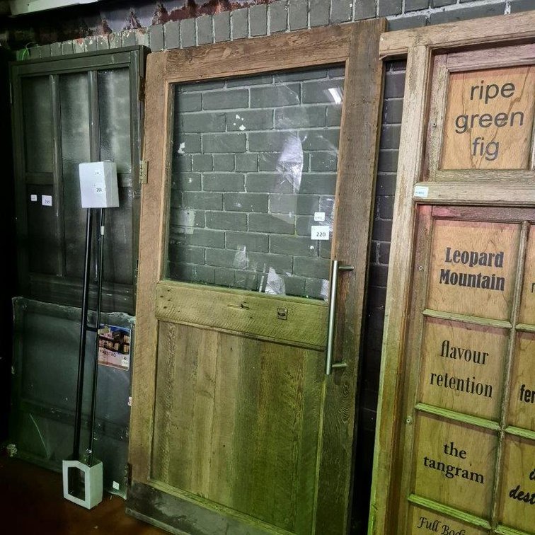 1060 Wooden Door Frame