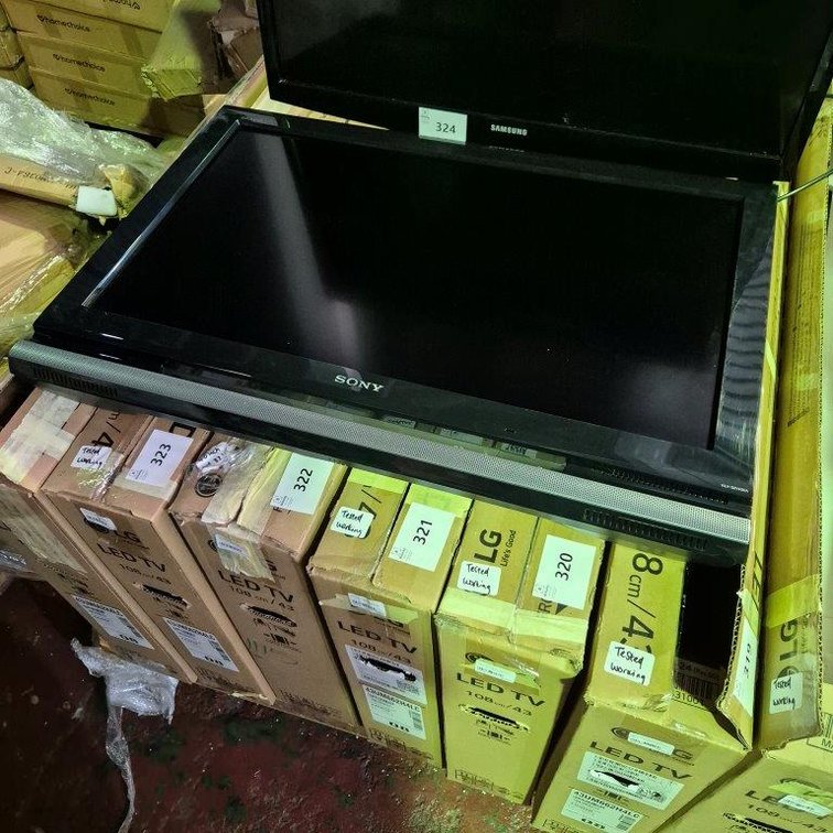 Sony Bravia 32 Inch LCD TV - With Remote - Tested - Working