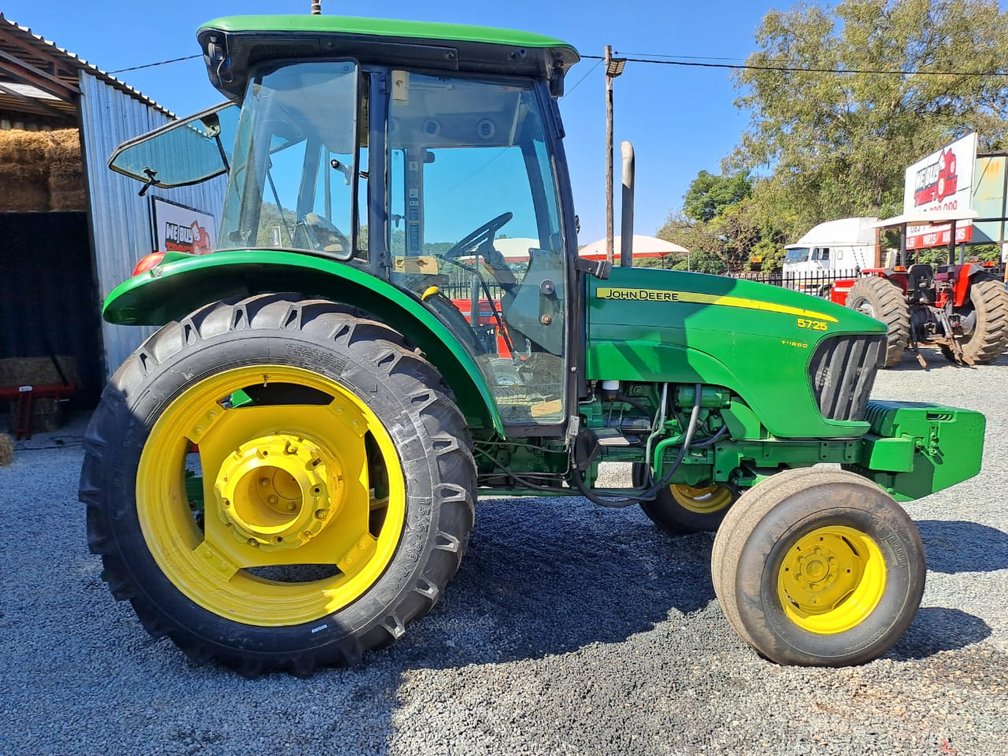 John Deere 5725 Cab