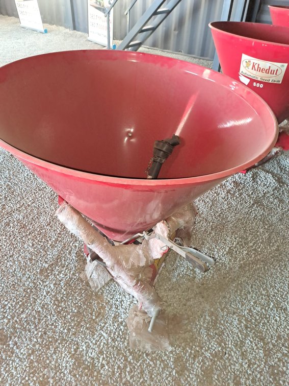 New Khedut fertilizer spreader (3)