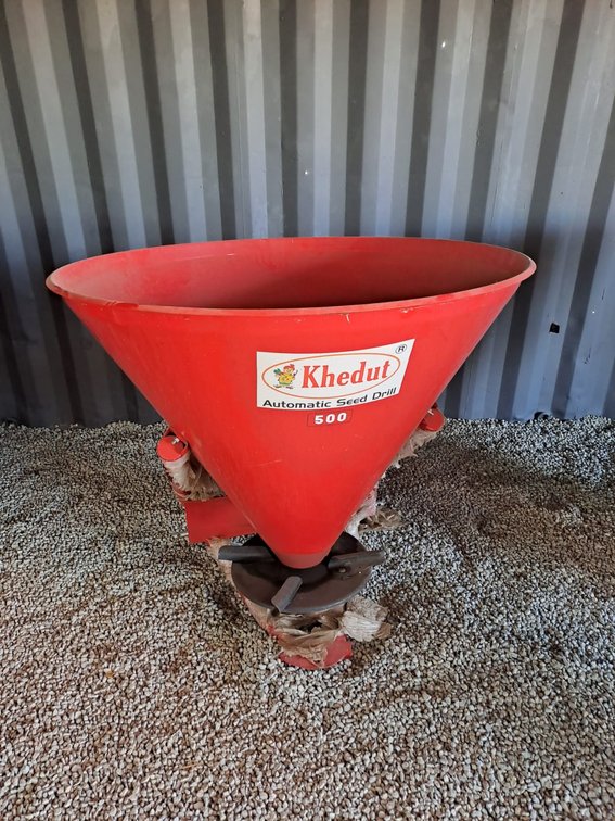 New Khedut fertilizer spreader (2)