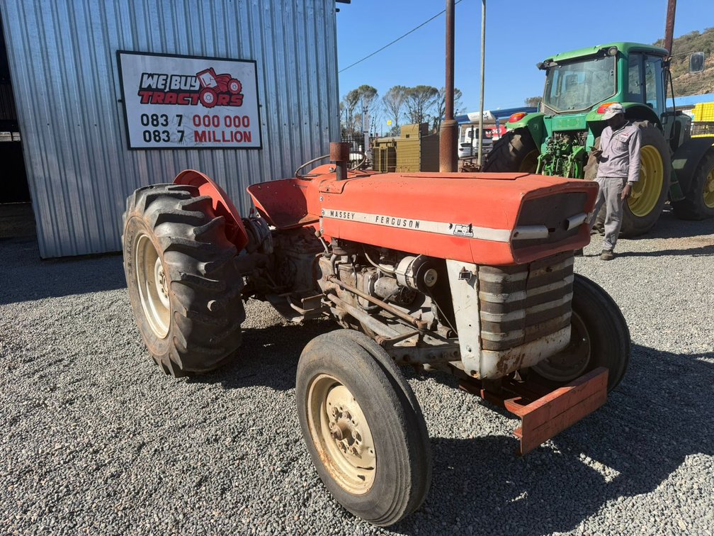 Massey Ferguson 135 Tractor
