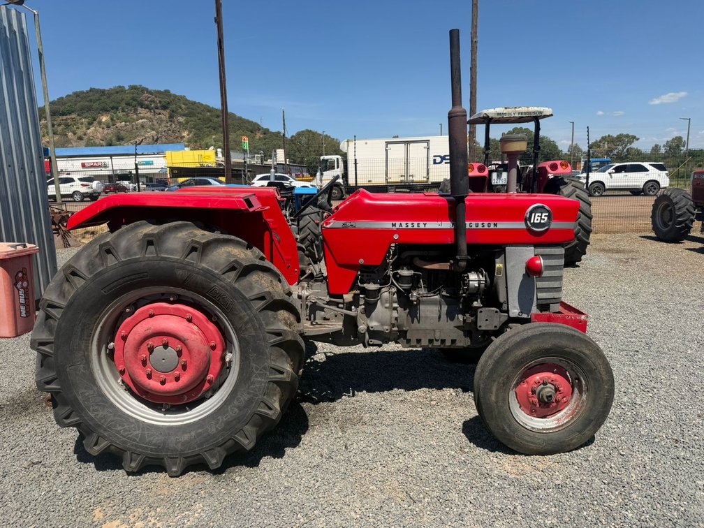 Massey Ferguson 165