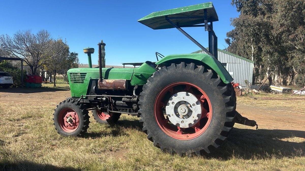 Deuts 100 06 Tractor