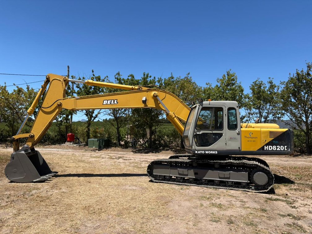 Bell HD820   Hydraulic excavator