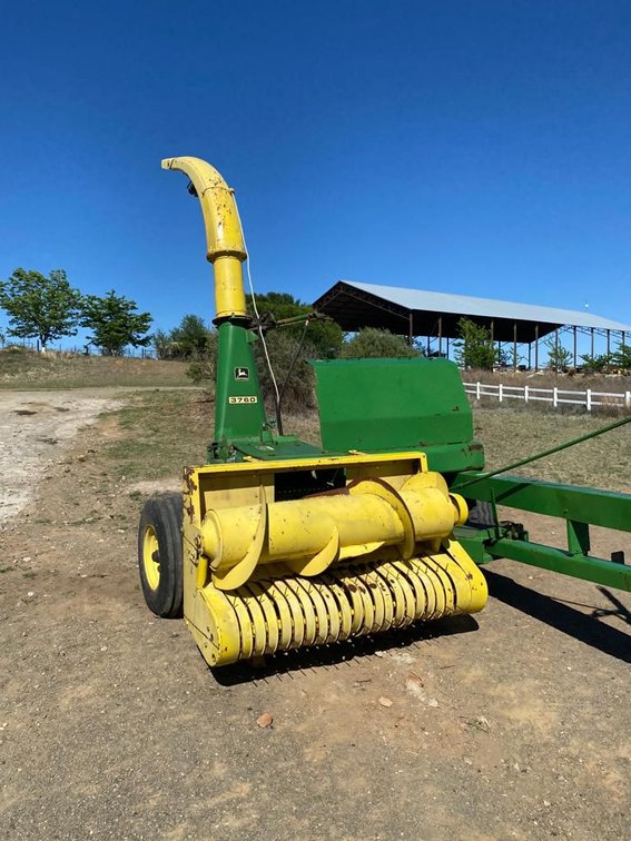John Deere 3760 Harvesters