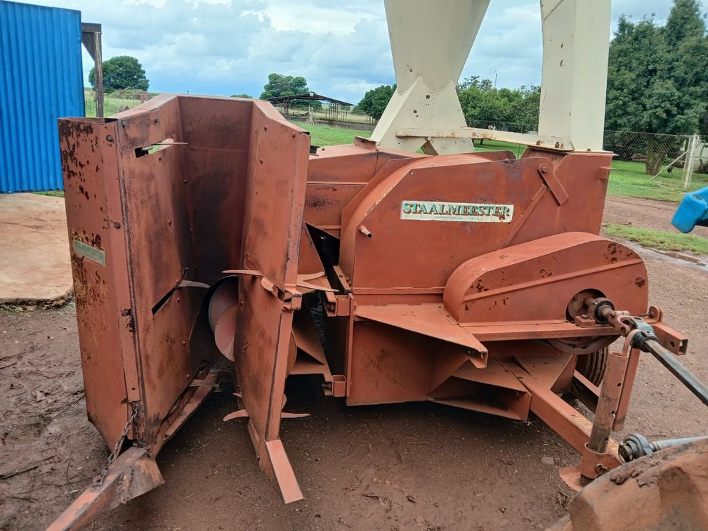 Voerstroper/Hammermeul Equipment