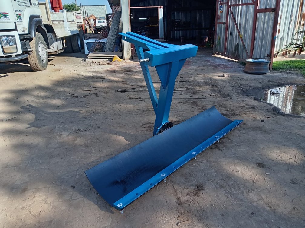 BRAND NEW 2 METRE SCRAPER