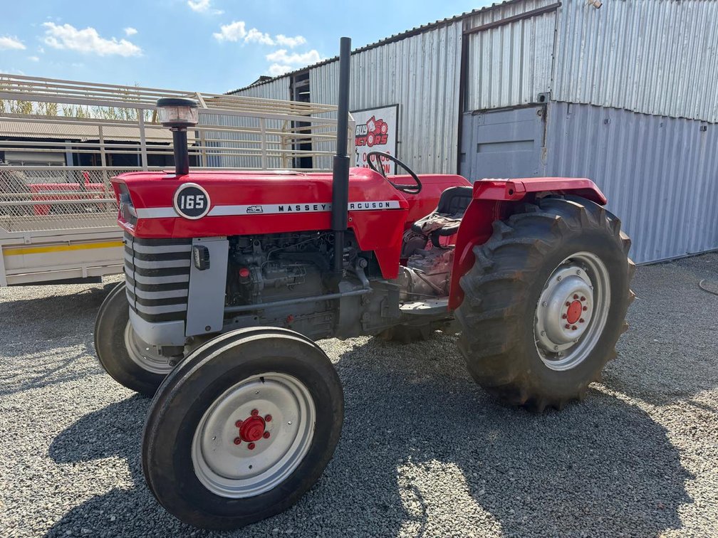 Massey Ferguson 165