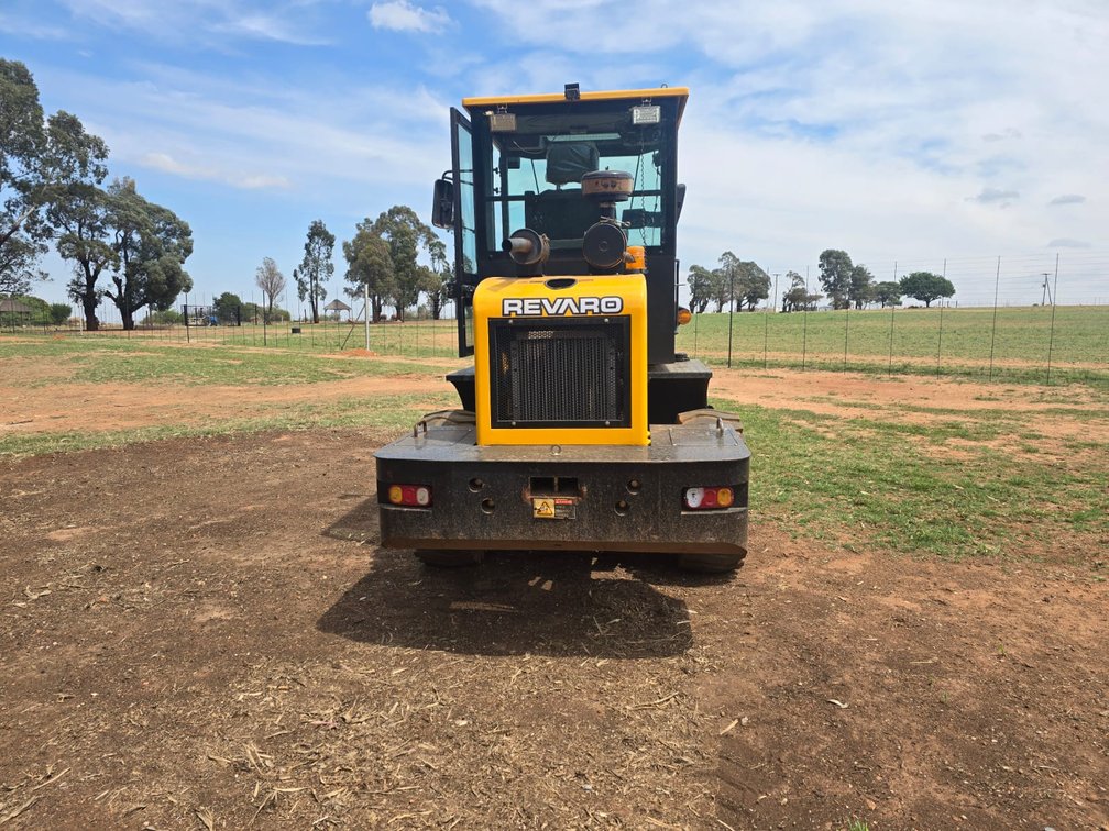 2024 Revaro T Rex 915 Loader