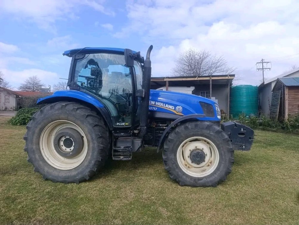 New Holland T6070