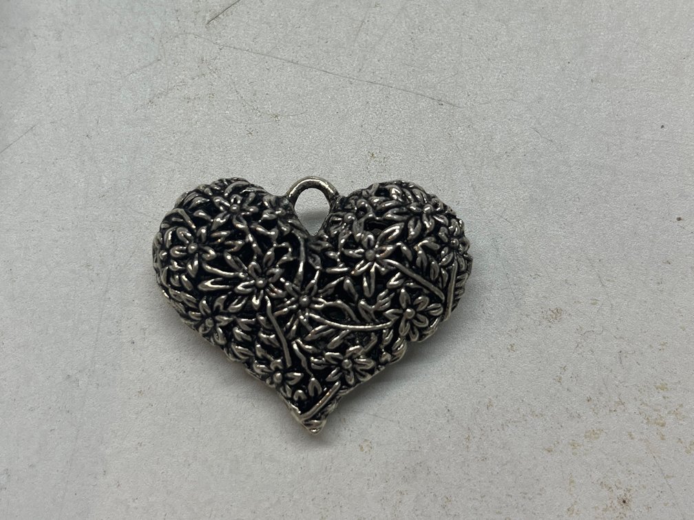 Image for Auckland Beads Store Close Auction 22.4.25 OS132702