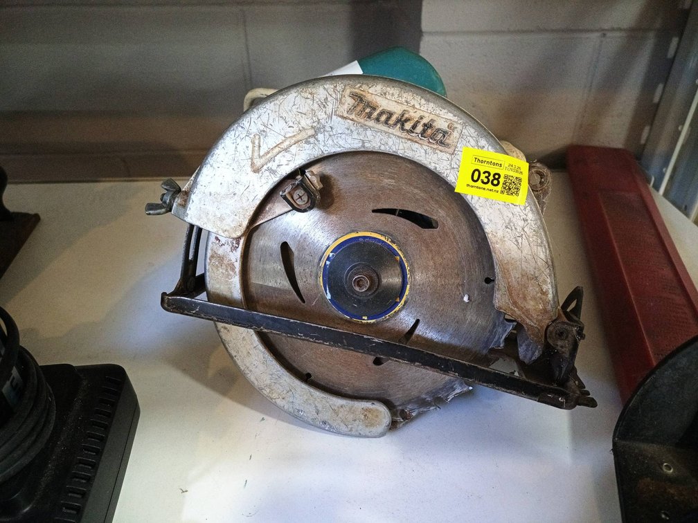 Makita Model 5806B Circular Saw