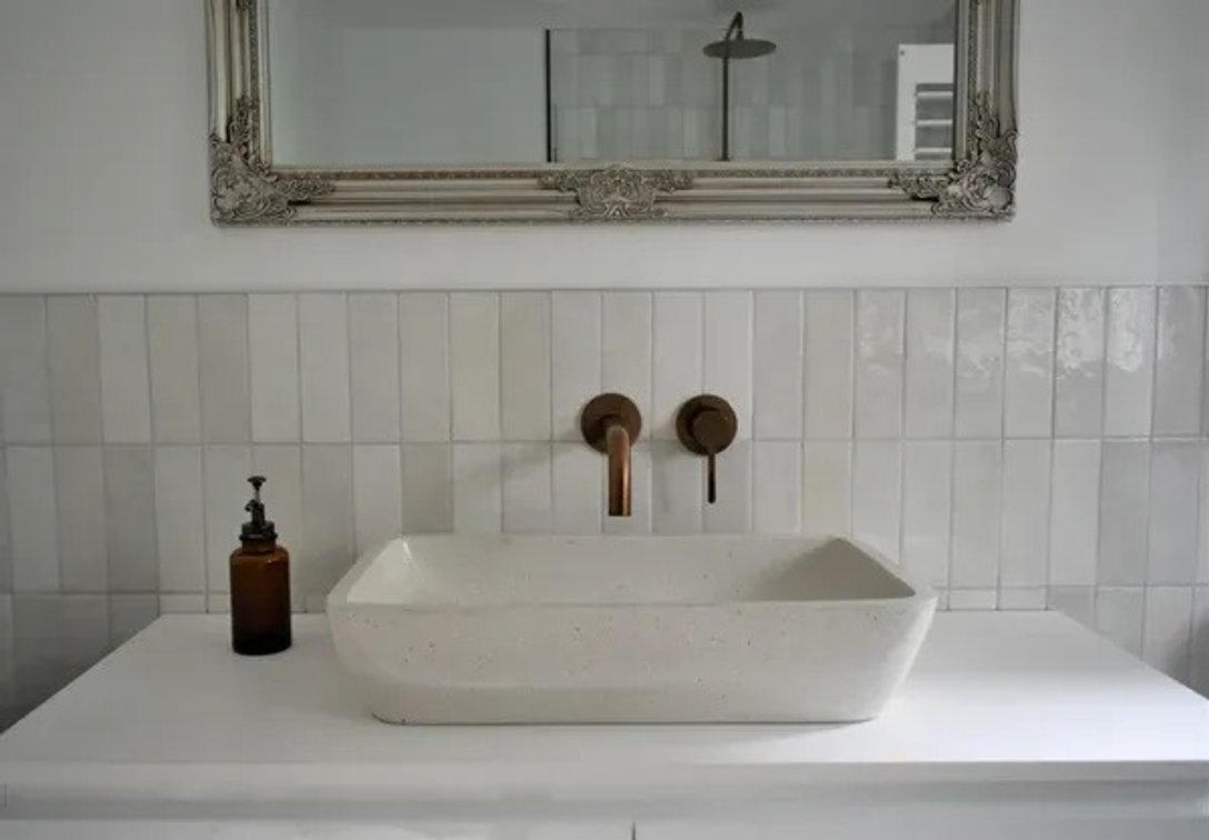 Image for Unreserved Stone Bathroom Clearance Auction 22.1.25 WE132431