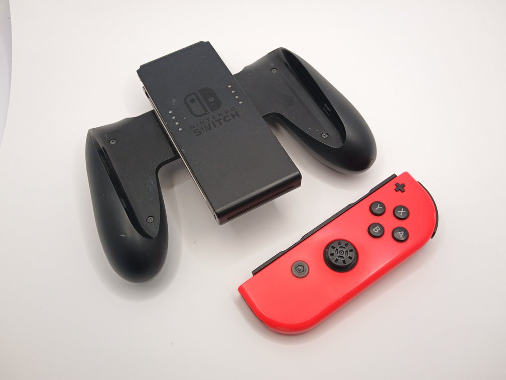 Nintendo Switch Joy-Con Comfort Grip And Controller