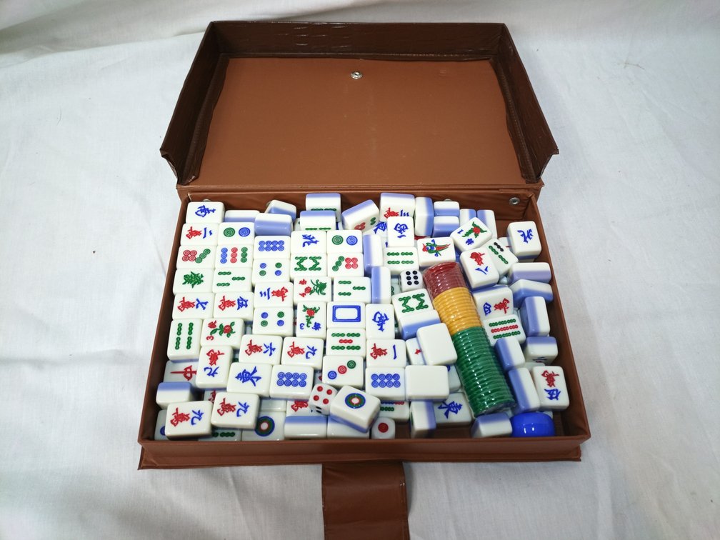 Mahjong Set in Case