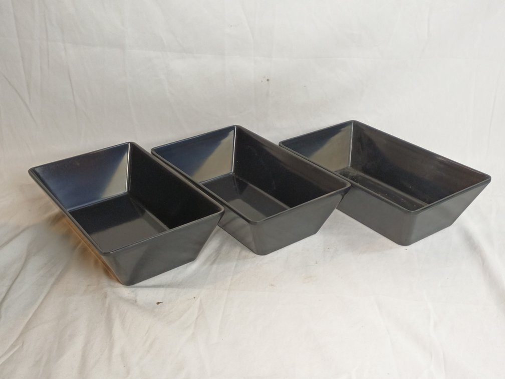 Plates, Bowls and Serving Dishes