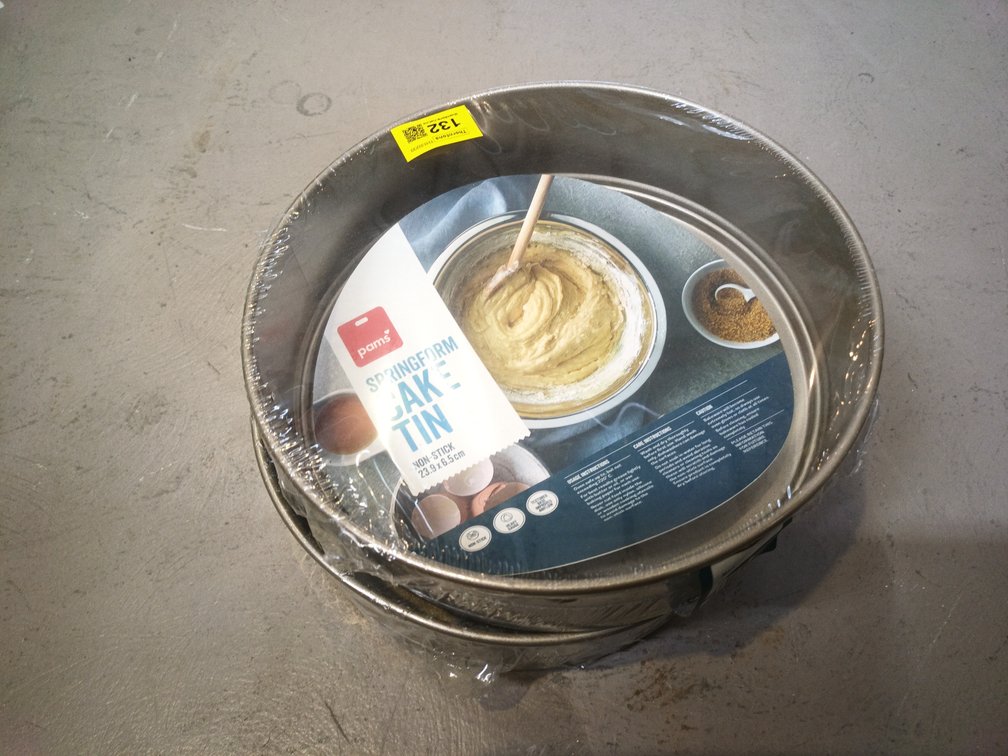 Cake Tins and Aluminium Pans