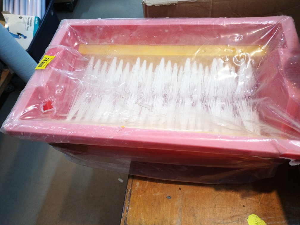 Cleaner Brush Tray