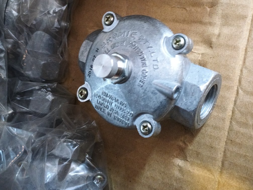 Bromic Gas Regulators