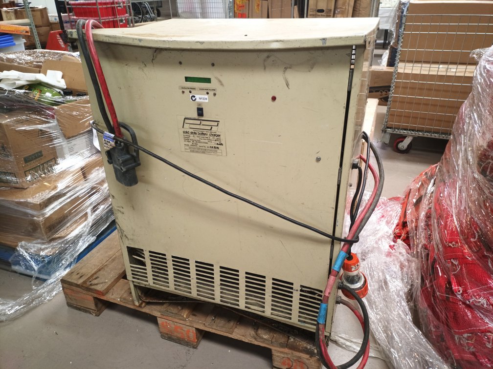 Stanbury Solid State Battery Charger
