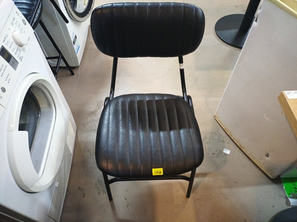 Cintesi Vinyl Barry Chairs x 4