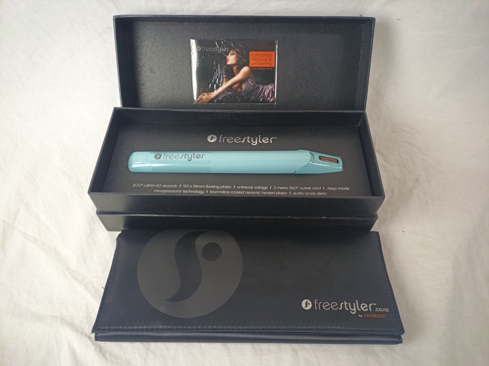 Freestyler Light Blue Hair Straightener
