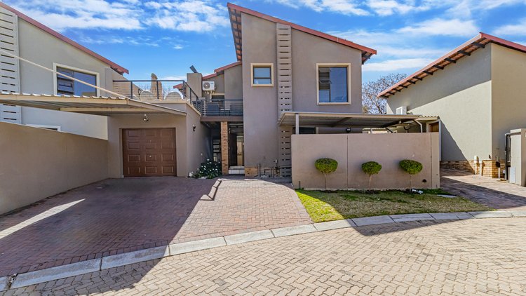 Image for 3 BEDROOM DUPLEX CLUSTER FOR SALE IN FOURWAYS ONLINE AUCTION