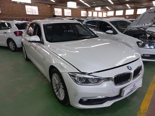 Image for 2018  BMW 320i LUXURY LINE A/T (F30)