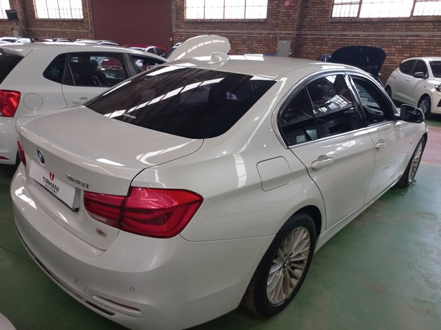 Image for 2018  BMW 320i LUXURY LINE A/T (F30)