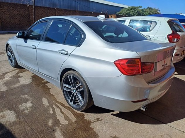 Image for 2014  BMW 320i A/T (F30)