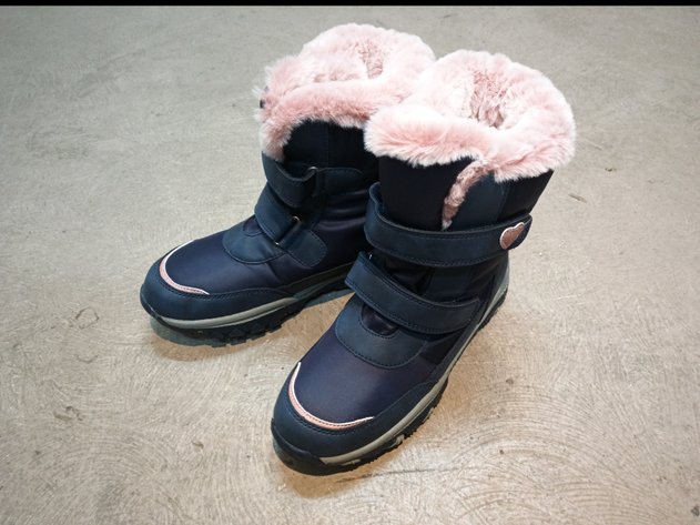 Image for Damaged Freight / Footwear Auction TH240707