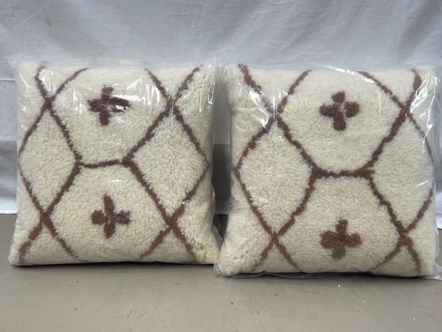 Image for Roam & Loom Auction 02.03.25 MO132622