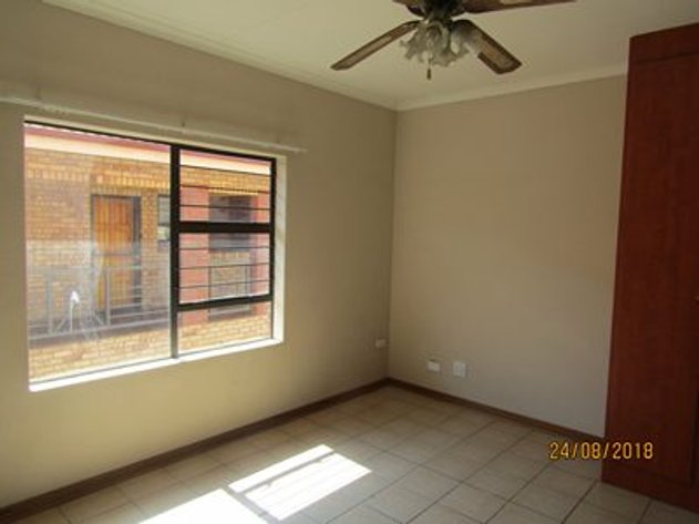 Image for BEAUTIFUL BACHELOR FLAT