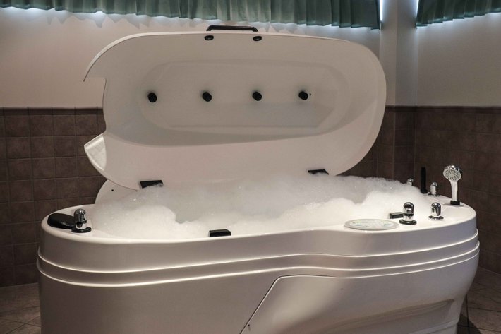 Image for Self Care Spa & Beauty Closure Auction OS241007