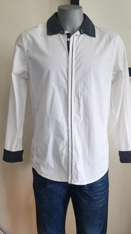 Image for Clothing Auction 26.5.25 MO132709