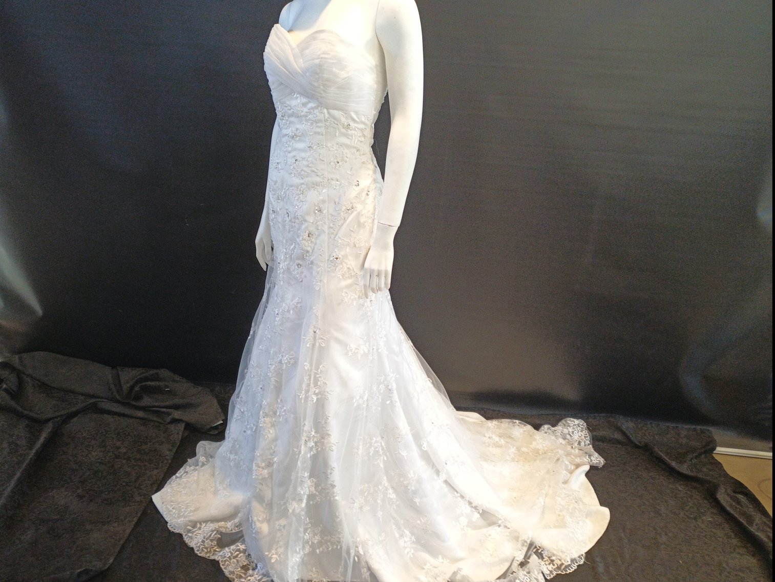 Image for Clothing & General Goods Auction 24.6.25 TU132755